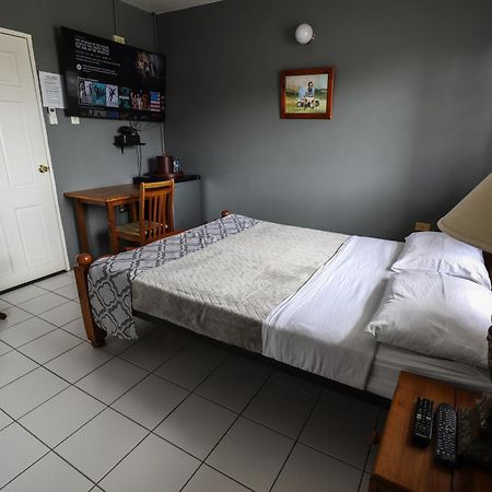 Airport Inn Piarco Εξωτερικό φωτογραφία